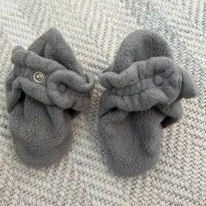 Zutano Fleece Booties in Gray in Size 6 Mo